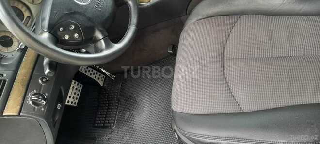 Mercedes E 270 2002, 237,000 km - 2.7 l - Bakı