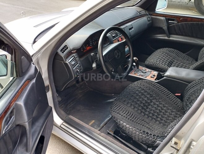 Mercedes E 240 1998, 348,000 km - 2.4 l - Bakı