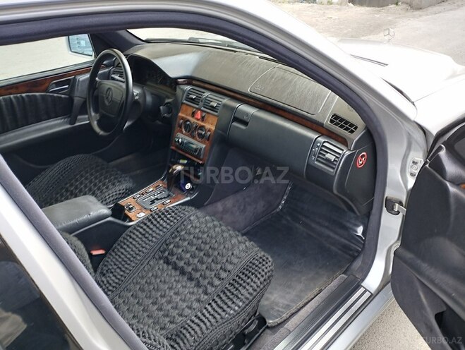 Mercedes E 240 1998, 348,000 km - 2.4 l - Bakı