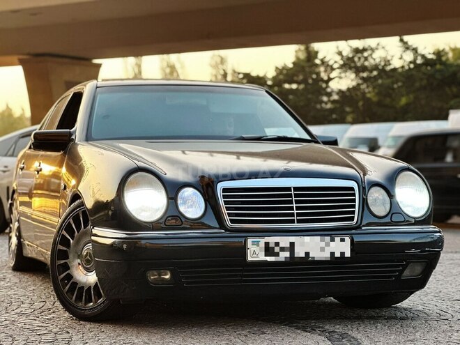 Mercedes E 220 1998, 320,000 km - 2.2 l - Bakı