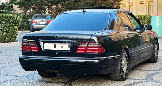 Mercedes E 220 1998, 320,000 km - 2.2 l - Bakı