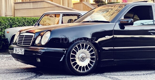 Mercedes E 220 1998, 320,000 km - 2.2 l - Bakı