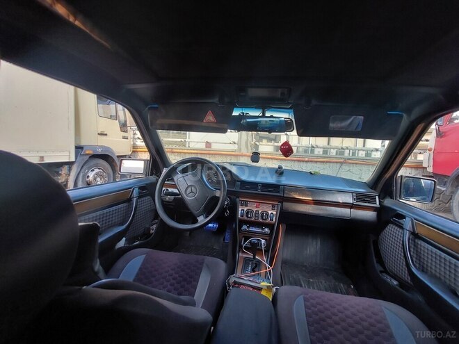 Mercedes E 200 1994, 632,550 km - 2.0 l - Bakı