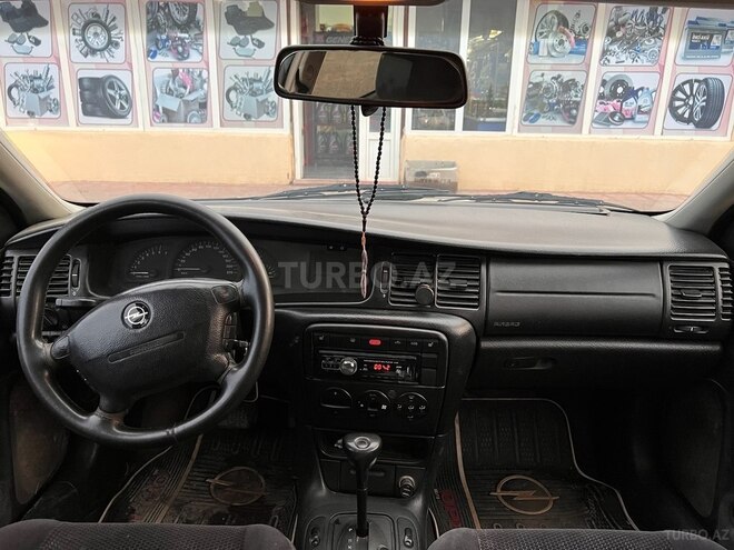 Opel Vectra 2001, 272,000 km - 1.6 l - Salyan