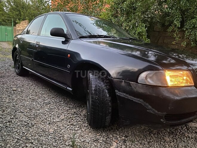 Audi A4 1995, 482,564 km - 1.8 l - Bakı