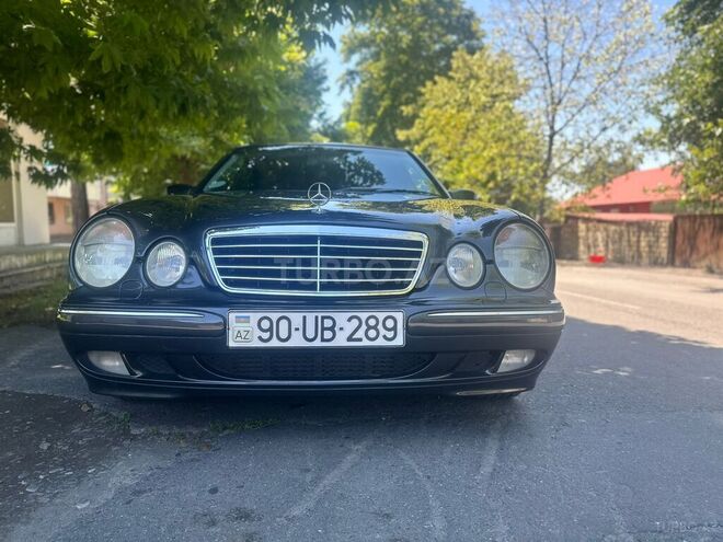 Mercedes E 220 2001, 270,000 km - 2.2 l - Bakı
