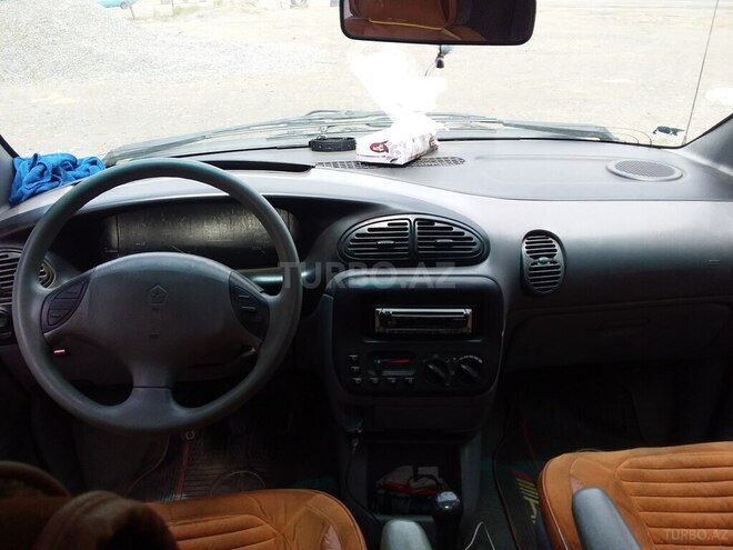 Chrysler Voyager 1999, 377,658 km - 2.5 л - Biləsuvar