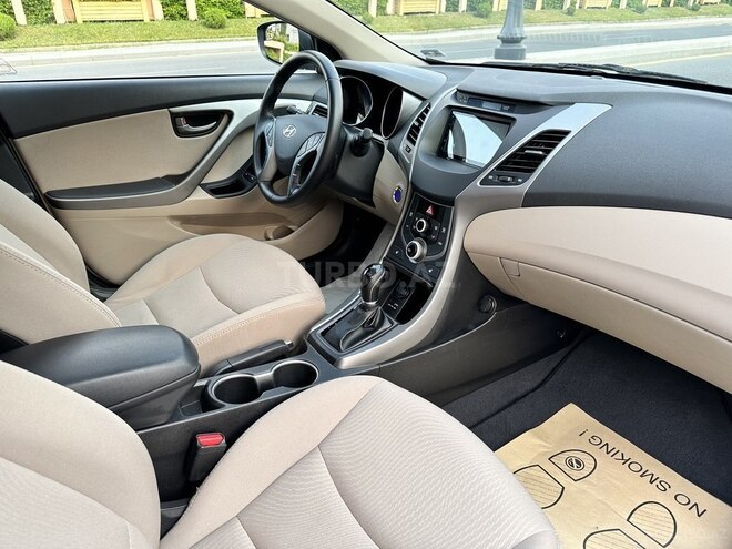Hyundai Elantra 2015, 68,000 km - 1.8 л - Bakı