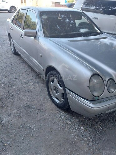 Mercedes E 220 1997, 480,000 km - 2.2 l - Biləsuvar