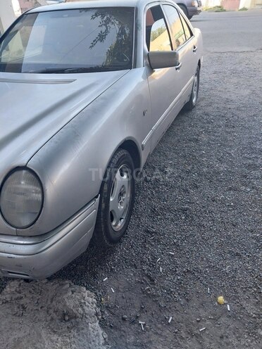 Mercedes E 220 1997, 480,000 km - 2.2 l - Biləsuvar