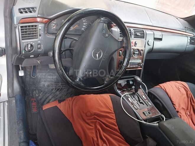Mercedes E 220 1997, 480,000 km - 2.2 l - Biləsuvar
