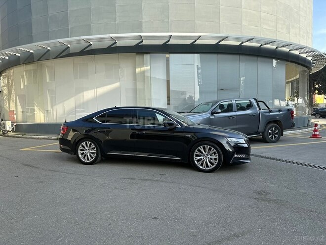 Skoda Superb 2022, 9,000 km - 2.0 л - Bakı