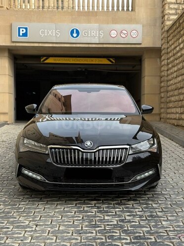 Skoda Superb 2022, 9,000 km - 2.0 л - Bakı