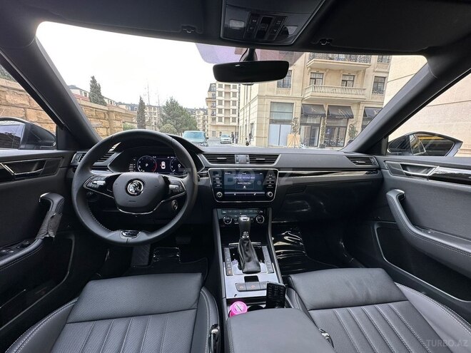 Skoda Superb 2022, 9,000 km - 2.0 л - Bakı