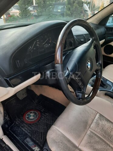 BMW 528 1997, 280,000 km - 2.8 l - Sumqayıt