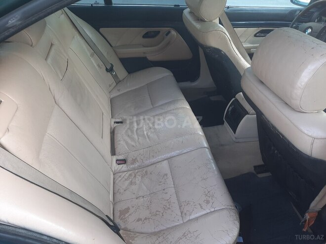 BMW 528 1997, 280,000 km - 2.8 l - Sumqayıt