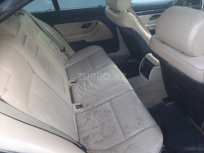 BMW 528 1997, 280,000 km - 2.8 l - Sumqayıt