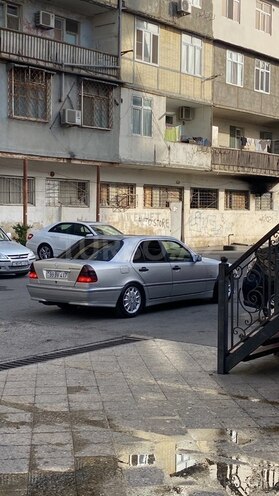 Mercedes C 220 2000, 390,000 km - 2.2 л - Bakı