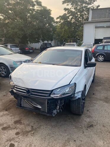 Volkswagen Polo 2018, 245,800 km - 1.6 l - Bakı