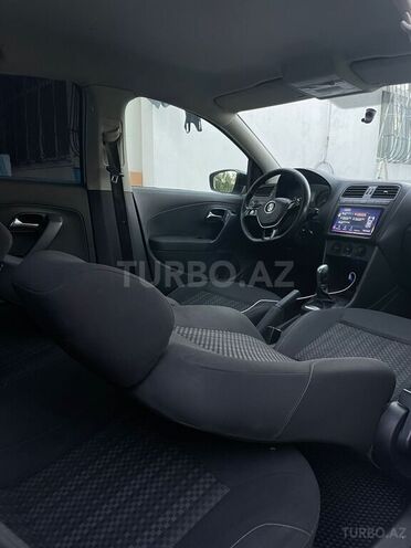 Volkswagen Polo 2018, 245,800 km - 1.6 l - Bakı