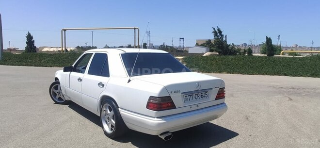 Mercedes E 220 1995, 486,353 km - 2.2 l - Bakı