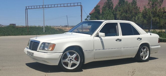 Mercedes E 220 1995, 486,353 km - 2.2 l - Bakı