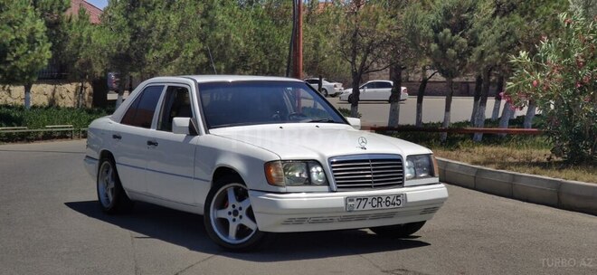 Mercedes E 220 1995, 486,353 km - 2.2 l - Bakı