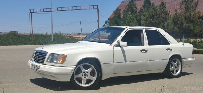 Mercedes E 220 1995, 486,353 km - 2.2 l - Bakı