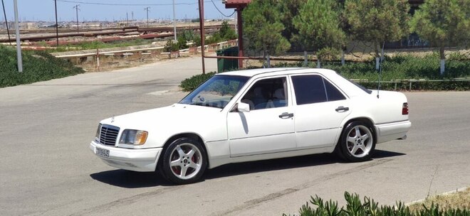 Mercedes E 220 1995, 486,353 km - 2.2 l - Bakı