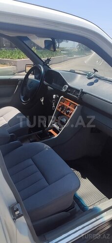 Mercedes E 220 1995, 486,353 km - 2.2 l - Bakı