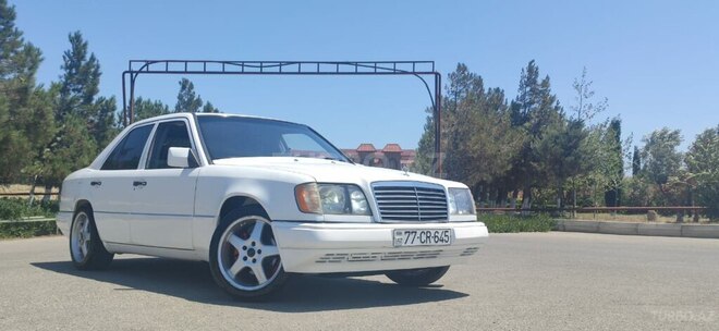 Mercedes E 220 1995, 486,353 km - 2.2 l - Bakı
