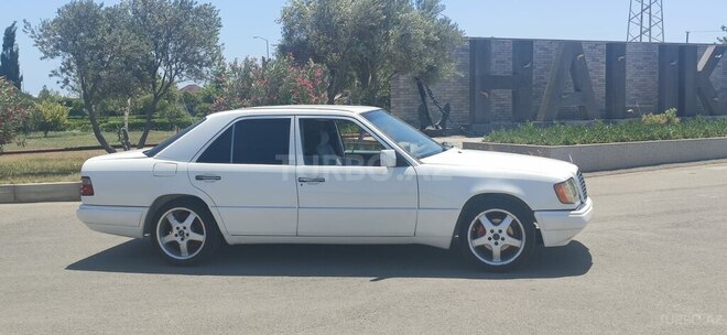 Mercedes E 220 1995, 486,353 km - 2.2 l - Bakı