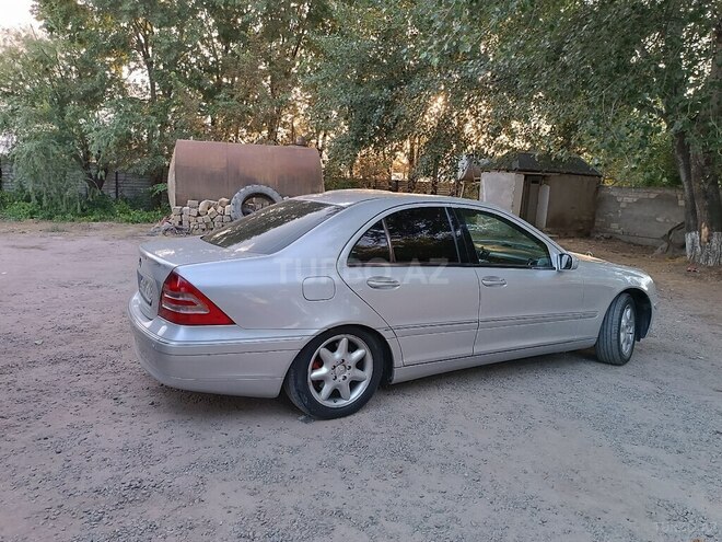 Mercedes C 240 2000, 373,000 km - 2.4 л - Şirvan