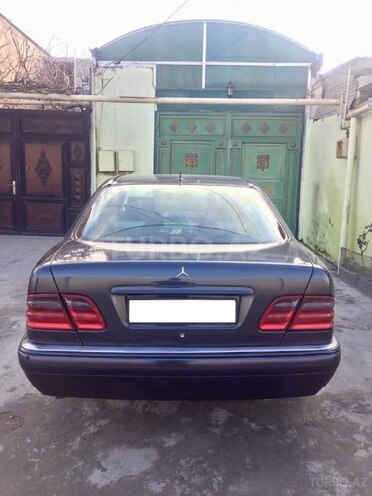 Mercedes E 200 1998, 310,000 km - 2.0 l - Bakı