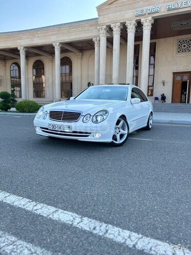 Mercedes E 320 2002, 340,000 km - 3.2 л - Ucar
