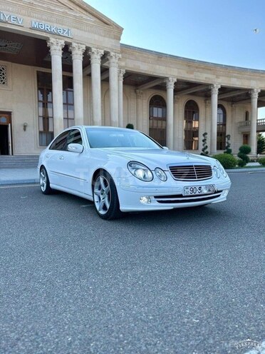 Mercedes E 320 2002, 340,000 km - 3.2 л - Ucar