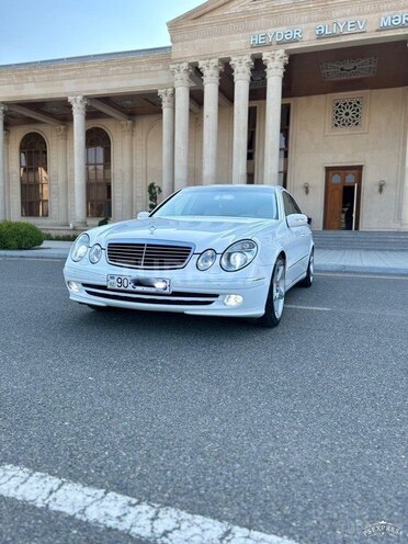 Mercedes E 320 2002, 340,000 km - 3.2 л - Ucar