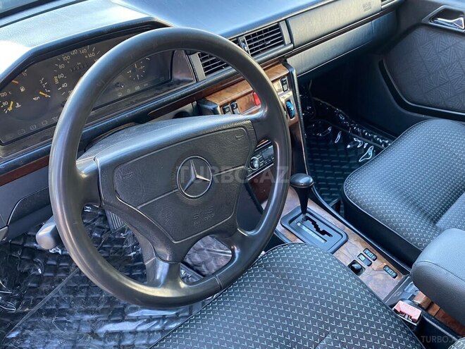 Mercedes E 250 1995, 541,000 km - 2.5 л - Bakı