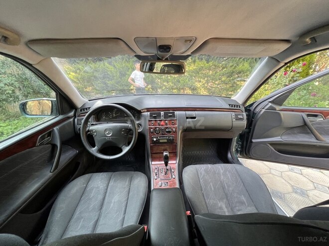 Mercedes E 200 2000, 410,100 km - 2.0 l - Bakı