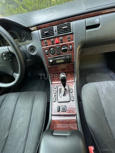 Mercedes E 200 2000, 410,100 km - 2.0 l - Bakı
