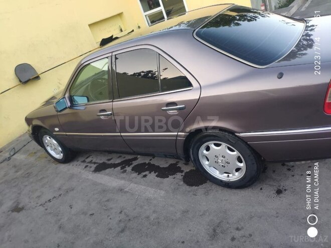 Mercedes C 220 1995, 471,569 km - 2.2 l - Bakı