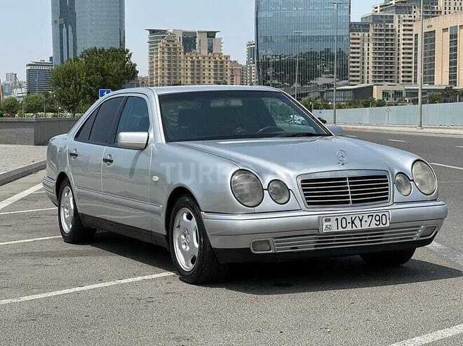 Mercedes E 220 1999, 298,000 km - 2.2 l - Bakı
