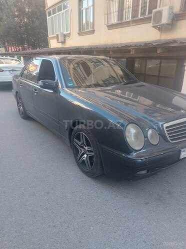 Mercedes E 220 1999, 356,150 km - 2.5 l - Bakı