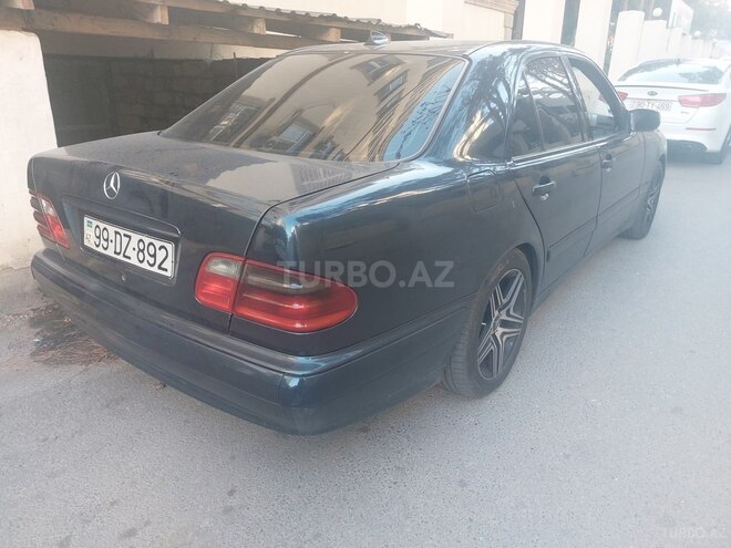 Mercedes E 220 1999, 356,150 km - 2.5 l - Bakı