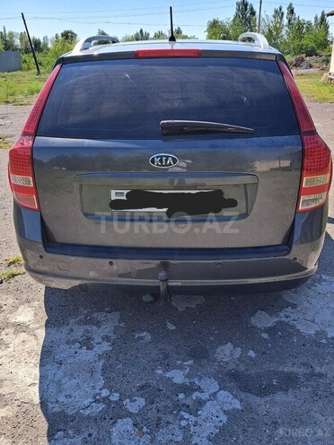 Kia Ceed 2012, 300,000 km - 1.6 l - Ucar