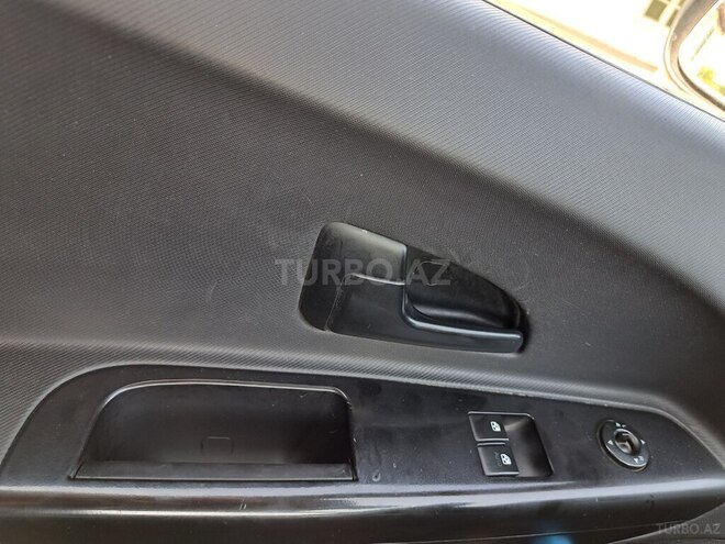 Kia Ceed 2012, 300,000 km - 1.6 l - Ucar