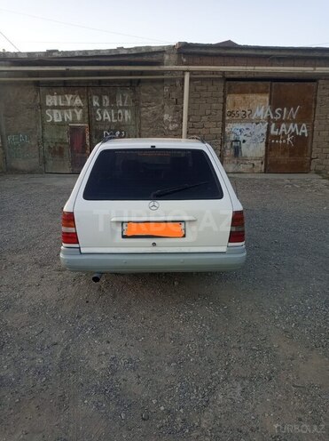 Mercedes E 250 1992, 360,000 km - 2.5 l - Bakı