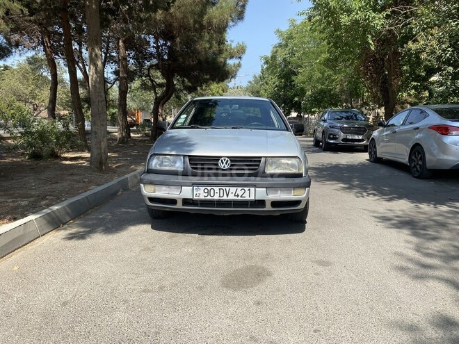 Volkswagen Vento 1994, 215,000 km - 1.8 l - Bakı
