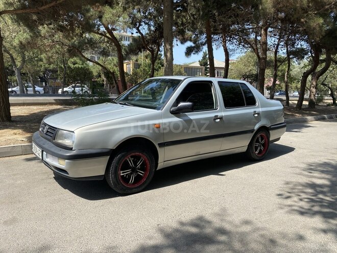 Volkswagen Vento 1994, 215,000 km - 1.8 l - Bakı