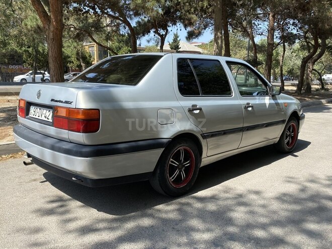 Volkswagen Vento 1994, 215,000 km - 1.8 l - Bakı